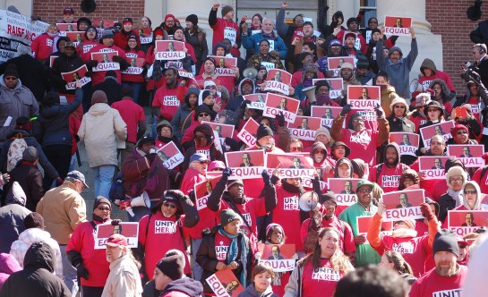 Unite Here rally for BWI workers in Annapolis, MD. Image: United Workers via Flickr (CC BY 2.0)